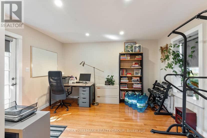 404 Henry Street W — photo 21 of 40