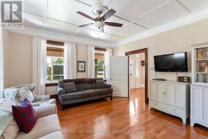 404 Henry Street W, Prescott, photo 8