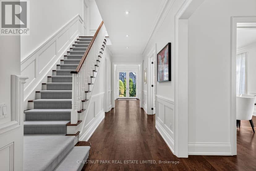 179 Yonge Boulevard — photo 3 of 40