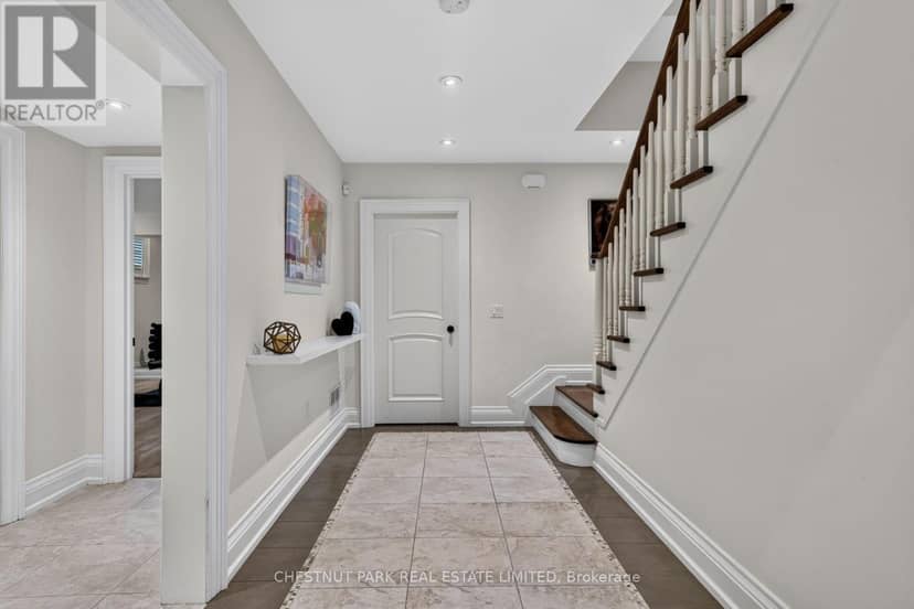 179 Yonge Boulevard — photo 37 of 40