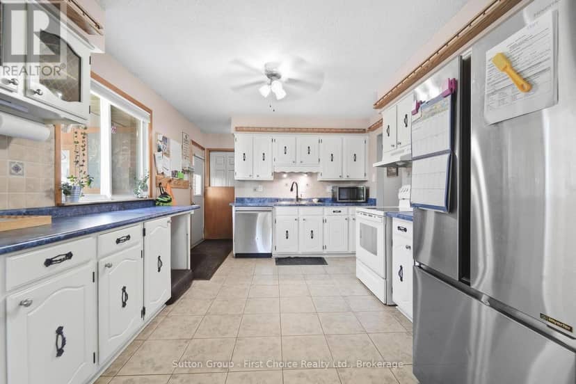 146 Jarvis Street S — photo 12 of 40