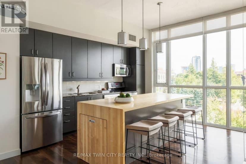 511 - 191 King Street S — photo 4 of 27