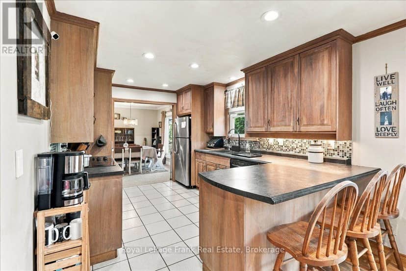 178 Roblin Road — photo 14 of 40