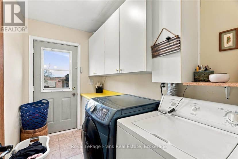 178 Roblin Road — photo 15 of 40