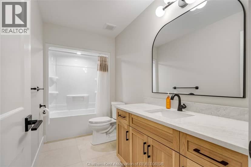 42 Rosewood Crescent — photo 36 of 40
