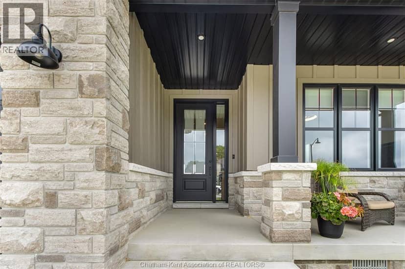 42 Rosewood Crescent — photo 4 of 40