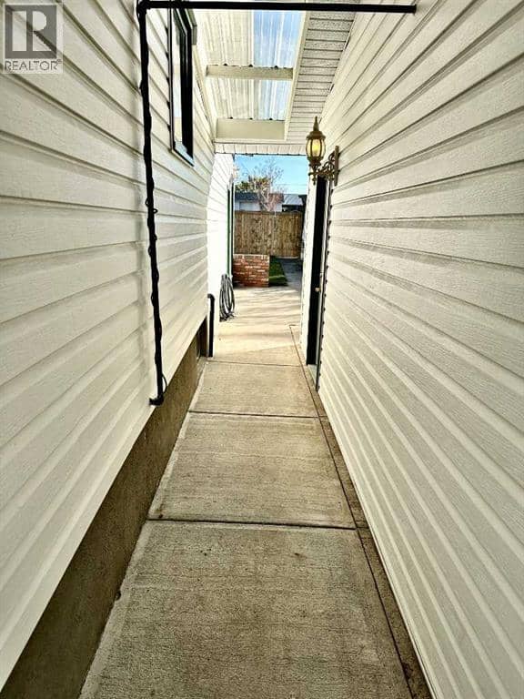 460 16 Street — photo 32 of 40