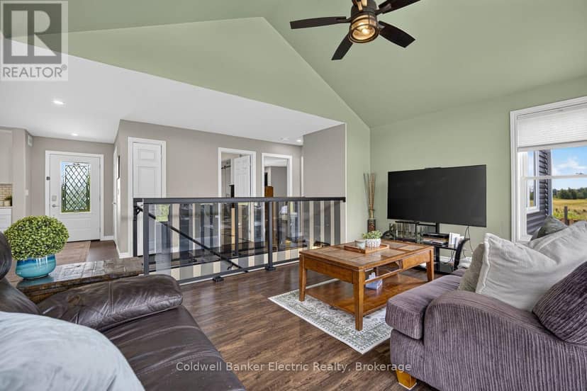 548 Tiffen Road — photo 15 of 40