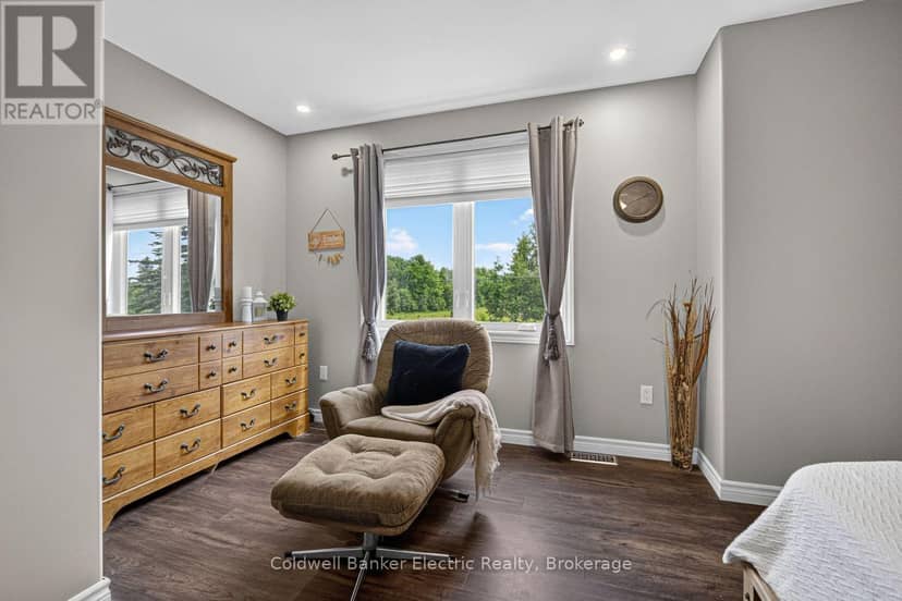 548 Tiffen Road — photo 19 of 40