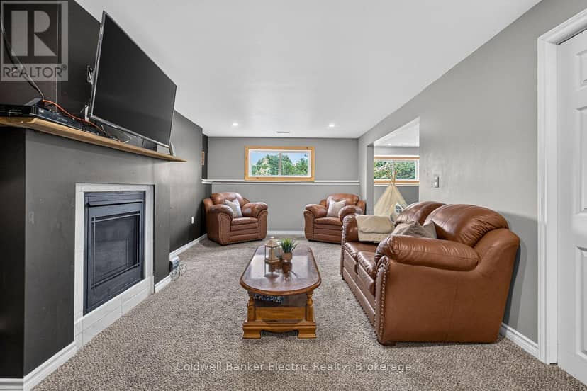 548 Tiffen Road — photo 25 of 40