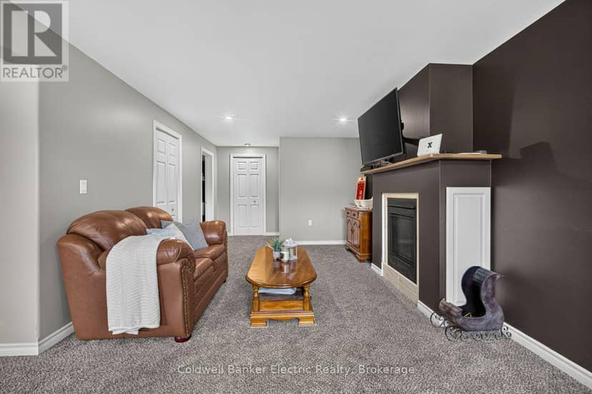 548 Tiffen Road — photo 27 of 40