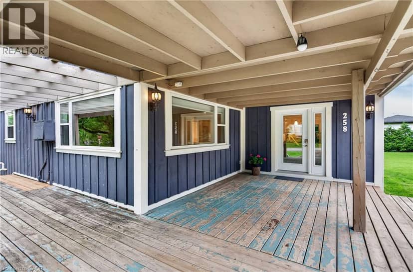 258 LYNDEN Road — photo 4 of 40