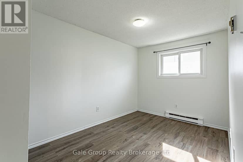 4 - 370 Springbank Avenue — photo 13 of 26
