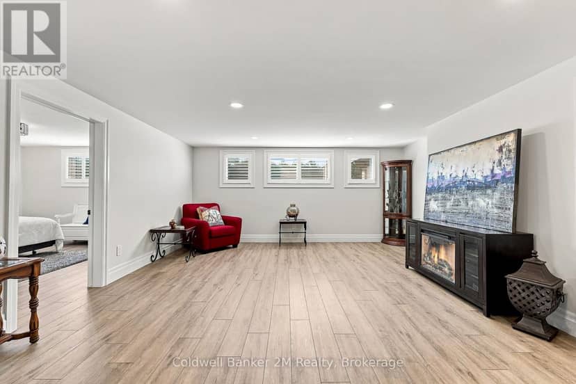 32 Cardinal Court — photo 29 of 40