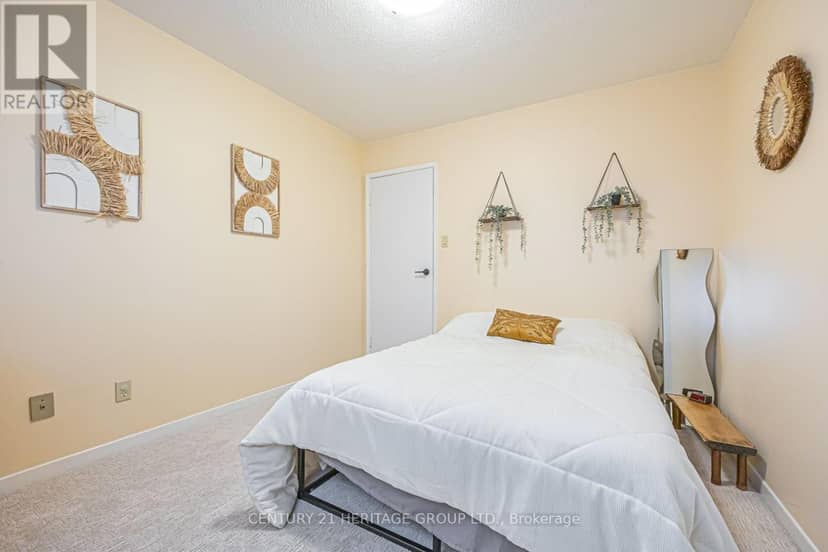 66 Howlett Avenue — photo 29 of 40