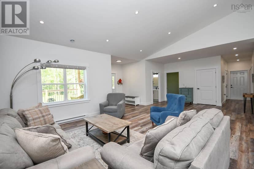 44 Fairway Avenue — photo 16 of 40