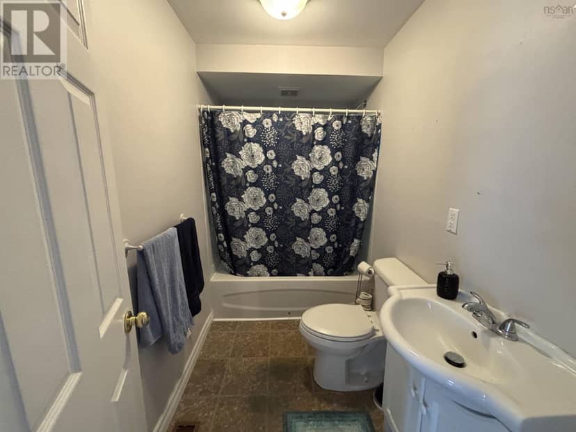 49 Mechanic Street, Trenton, photo 4
