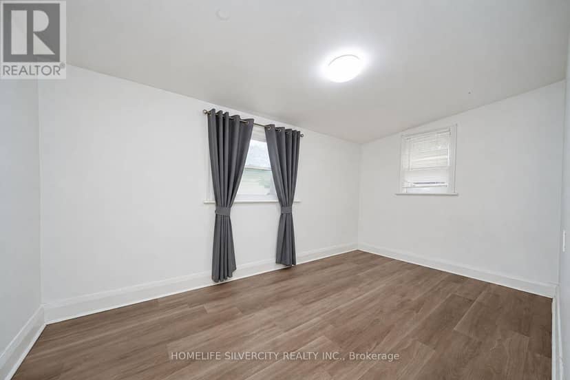 30 Woodward Avenue — photo 10 of 16