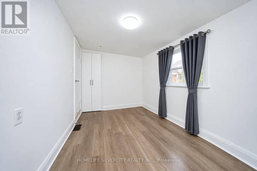 30 Woodward Avenue — photo 11 of 16