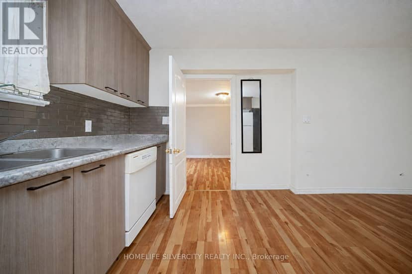 30 Woodward Avenue — photo 12 of 16