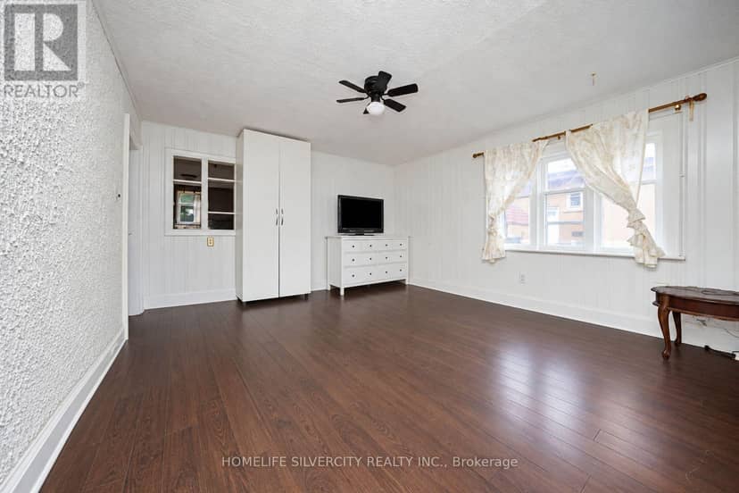 30 Woodward Avenue — photo 3 of 16