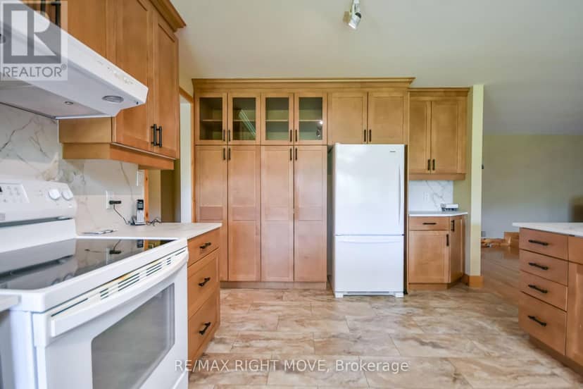 570 Lake Dalrymple Road — photo 10 of 40