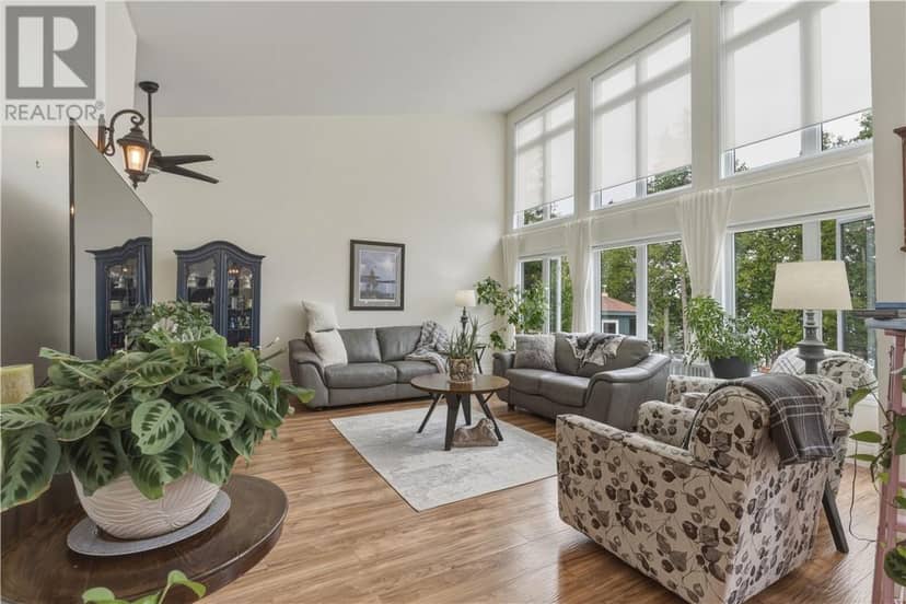 1386 Bay Estates Road S — photo 11 of 40