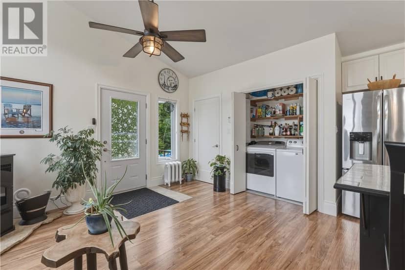 1386 Bay Estates Road S — photo 15 of 40
