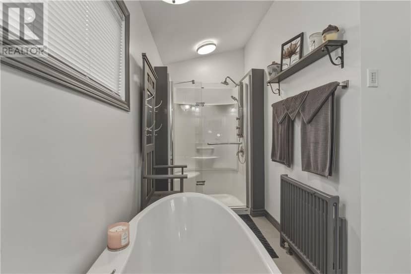 1386 Bay Estates Road S — photo 24 of 40