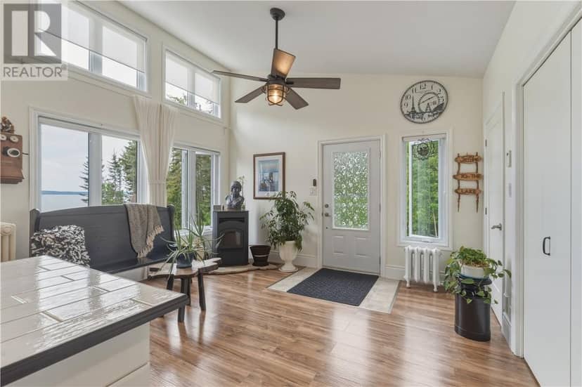1386 Bay Estates Road S — photo 5 of 40