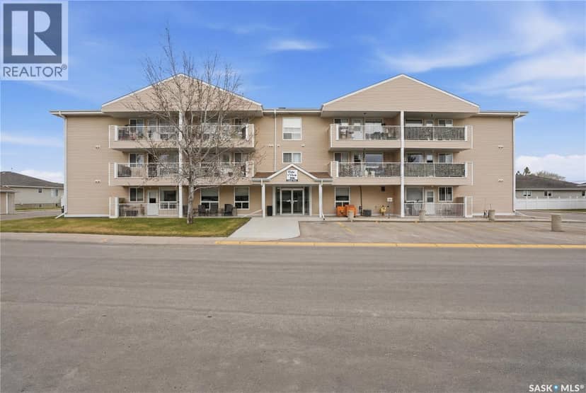 304 206 Pioneer PLACE — photo 1 of 27