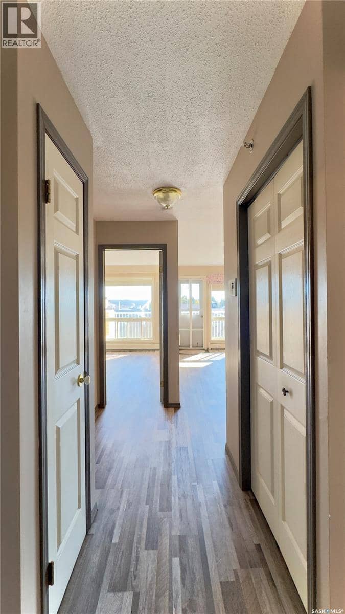 304 206 Pioneer PLACE — photo 3 of 27