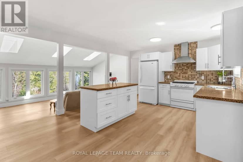 204B Hawkins Drive — photo 13 of 40