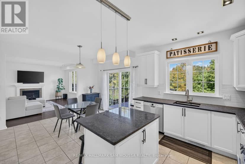531 Dalewood Crescent — photo 10 of 40