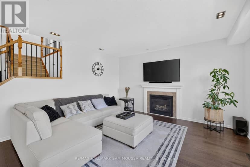 531 Dalewood Crescent — photo 14 of 40