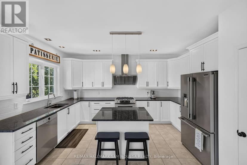 531 Dalewood Crescent — photo 9 of 40