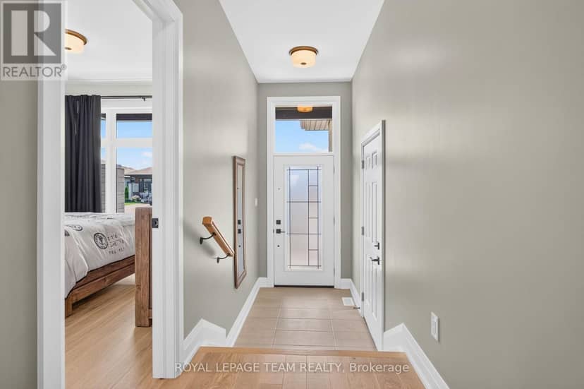 816 Namur Street — photo 4 of 39
