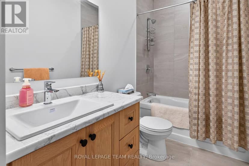 816 Namur Street — photo 7 of 39