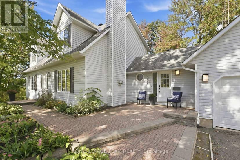 10493 St John Street, North Dundas, photo 3