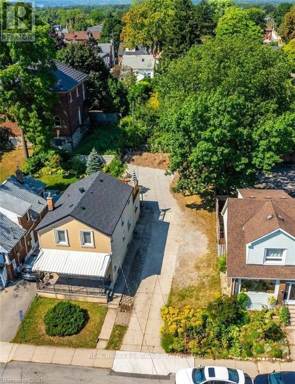 153 Strathcona Avenue N, Hamilton, photo 3