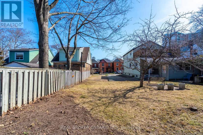 153 Strathcona Avenue N, Hamilton, photo 4