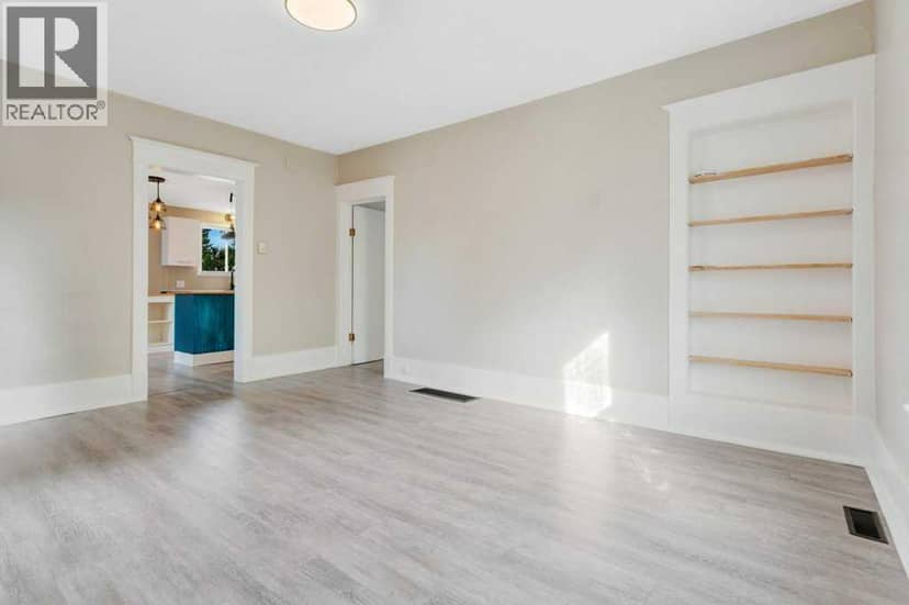 4618 51 Avenue — photo 18 of 40