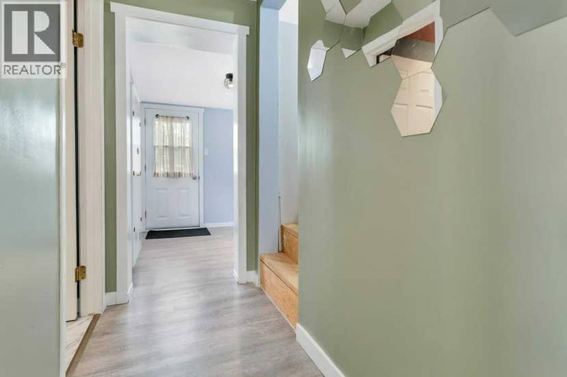 4618 51 Avenue — photo 22 of 40