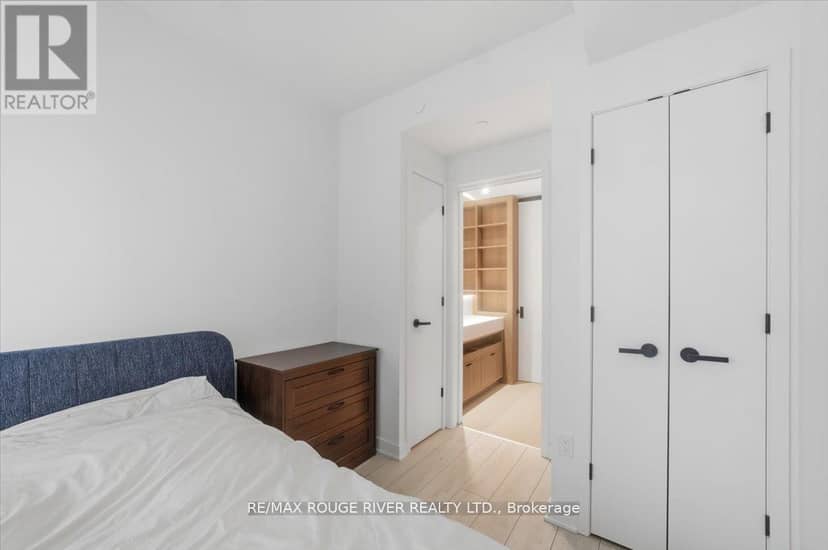 3808 - 55 Charles Street E — photo 18 of 37