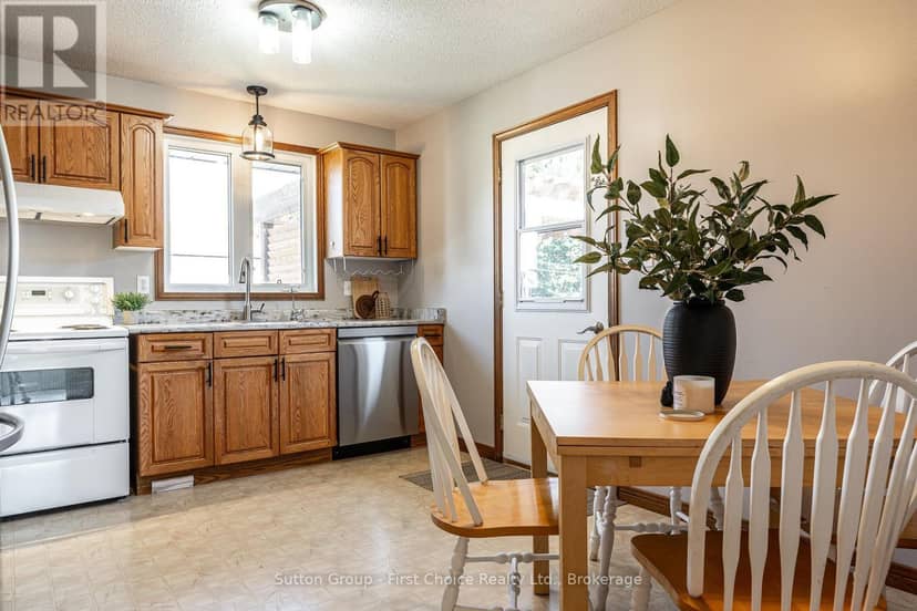 67 Napier Street — photo 10 of 38