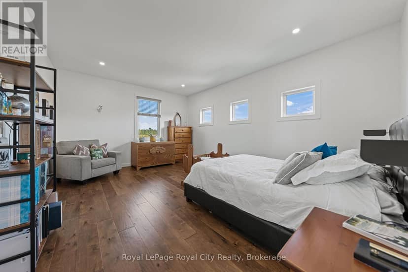 103 Ugovsek Crescent — photo 17 of 39