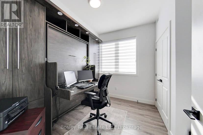 102 - 10 Beausoleil Lane — photo 17 of 39