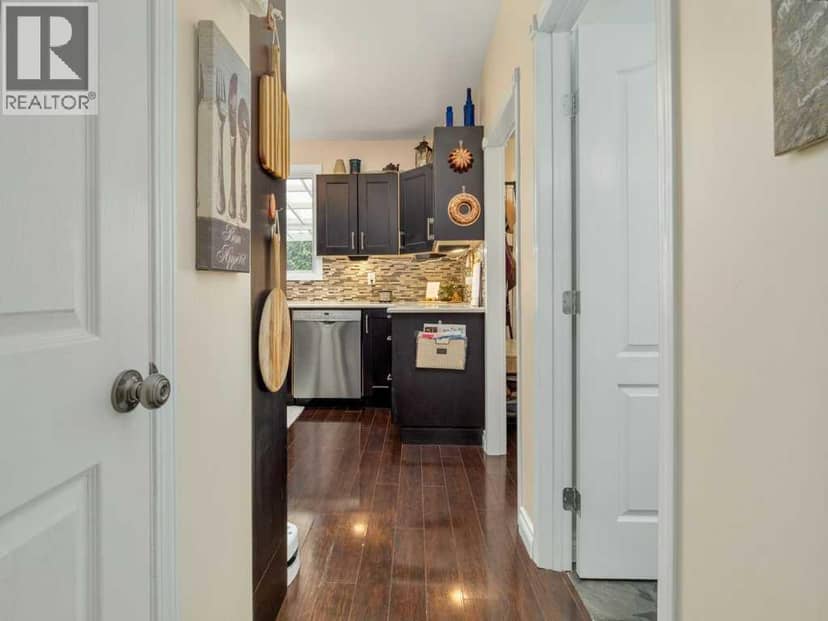 419 12B Street N — photo 17 of 39