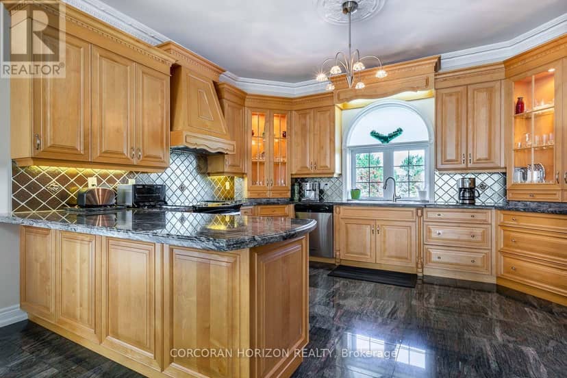 16 Rosegarden Drive, Brampton, photo 5