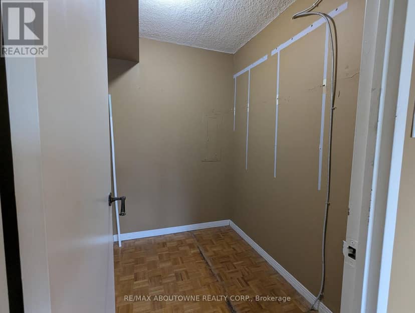 306 - 1359 White Oaks Boulevard — photo 14 of 37